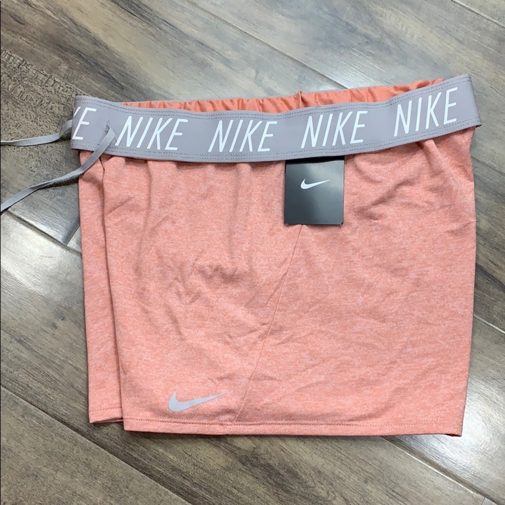 NIKE Women’s running shorts with Dri-Fit Technolog - Picture 3 of 13